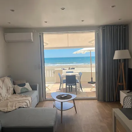 Les Yeux Dans La Grand Bleu Apartment
