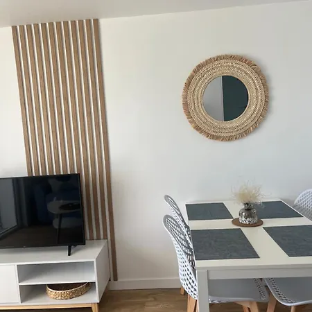 Les Yeux Dans La Grand Bleu Apartment